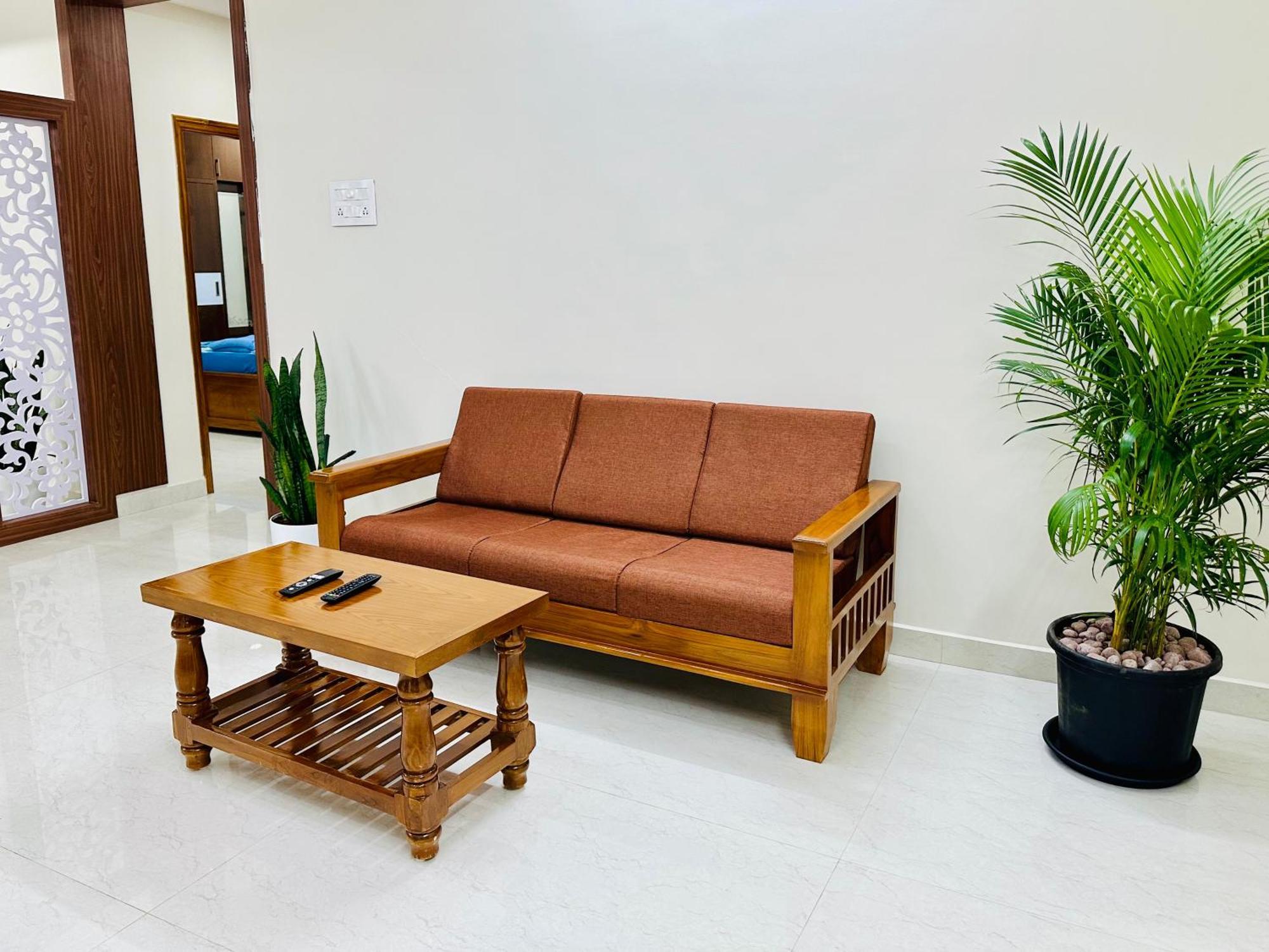 Truelife - 3Bhk Family Suites - Ps4 Pure Veg Restaurant On The Way To Balaji Temple - 2500 Sft Large Signature Apartment - Modular Kitchen - Super Fast Wifi, Smart Tv, 250 Jio Channels - Parking - Easy Access To All Temples - Top Service With Lots Of Tirupati Extérieur photo