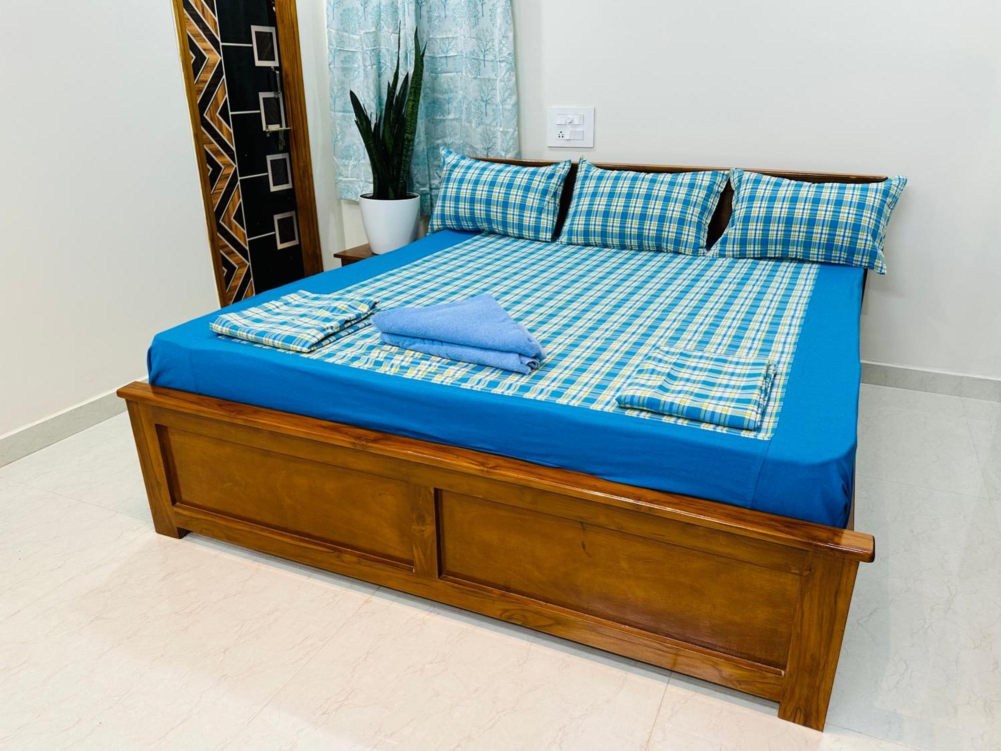Truelife - 3Bhk Family Suites - Ps4 Pure Veg Restaurant On The Way To Balaji Temple - 2500 Sft Large Signature Apartment - Modular Kitchen - Super Fast Wifi, Smart Tv, 250 Jio Channels - Parking - Easy Access To All Temples - Top Service With Lots Of Tirupati Extérieur photo