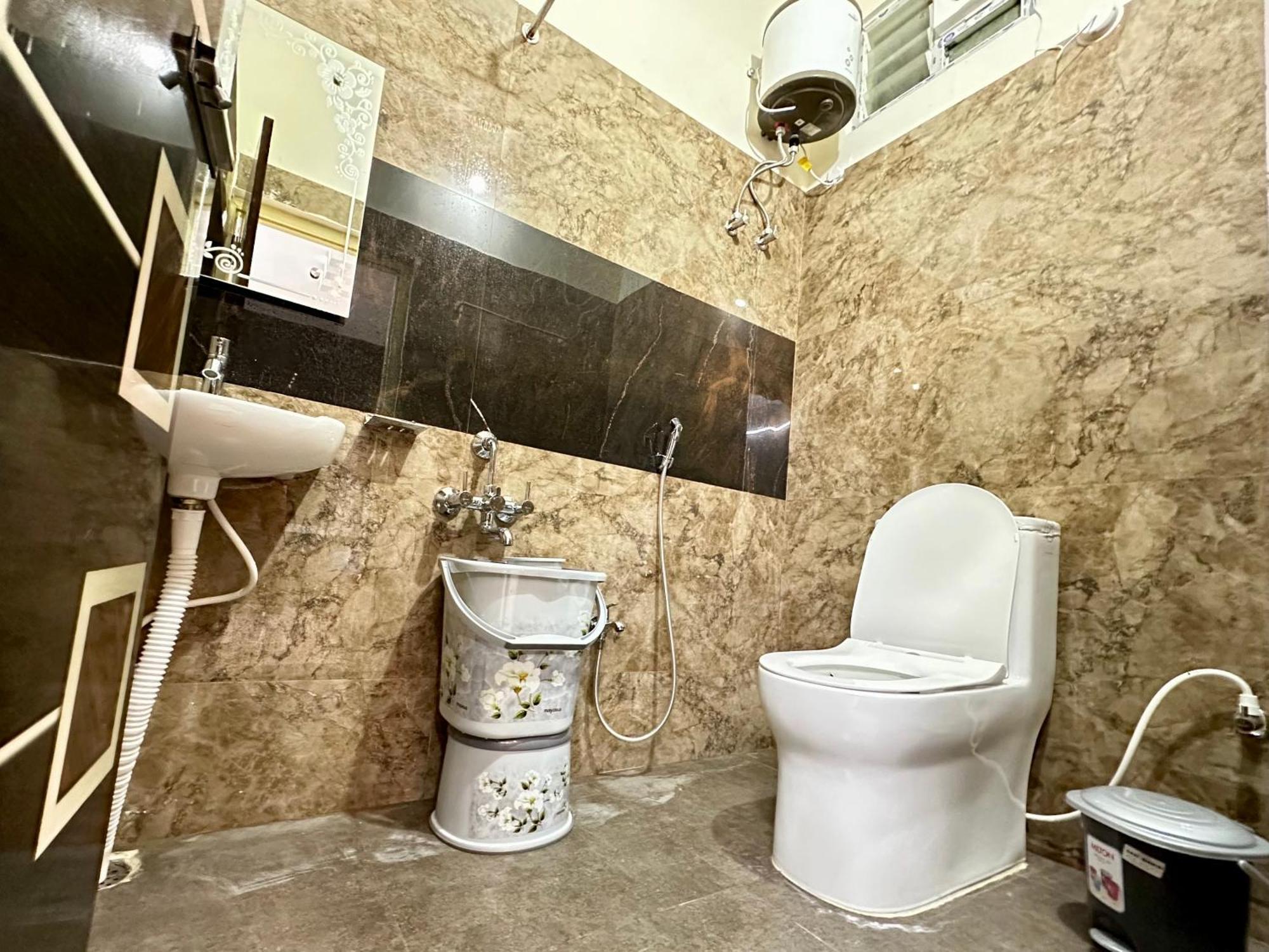 Truelife - 3Bhk Family Suites - Ps4 Pure Veg Restaurant On The Way To Balaji Temple - 2500 Sft Large Signature Apartment - Modular Kitchen - Super Fast Wifi, Smart Tv, 250 Jio Channels - Parking - Easy Access To All Temples - Top Service With Lots Of Tirupati Extérieur photo
