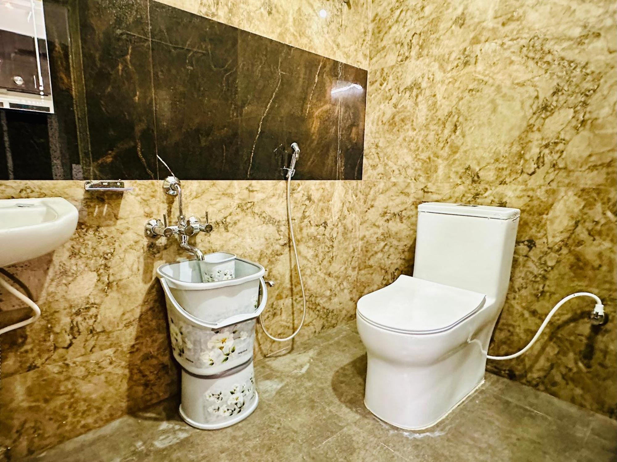 Truelife - 3Bhk Family Suites - Ps4 Pure Veg Restaurant On The Way To Balaji Temple - 2500 Sft Large Signature Apartment - Modular Kitchen - Super Fast Wifi, Smart Tv, 250 Jio Channels - Parking - Easy Access To All Temples - Top Service With Lots Of Tirupati Extérieur photo