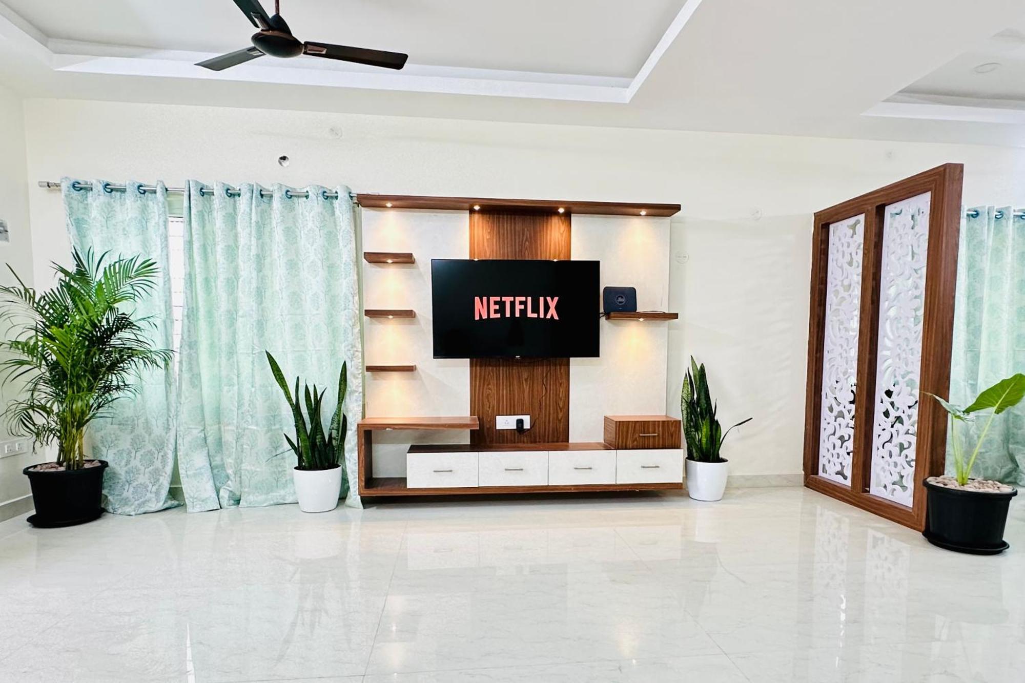Truelife - 3Bhk Family Suites - Ps4 Pure Veg Restaurant On The Way To Balaji Temple - 2500 Sft Large Signature Apartment - Modular Kitchen - Super Fast Wifi, Smart Tv, 250 Jio Channels - Parking - Easy Access To All Temples - Top Service With Lots Of Tirupati Extérieur photo