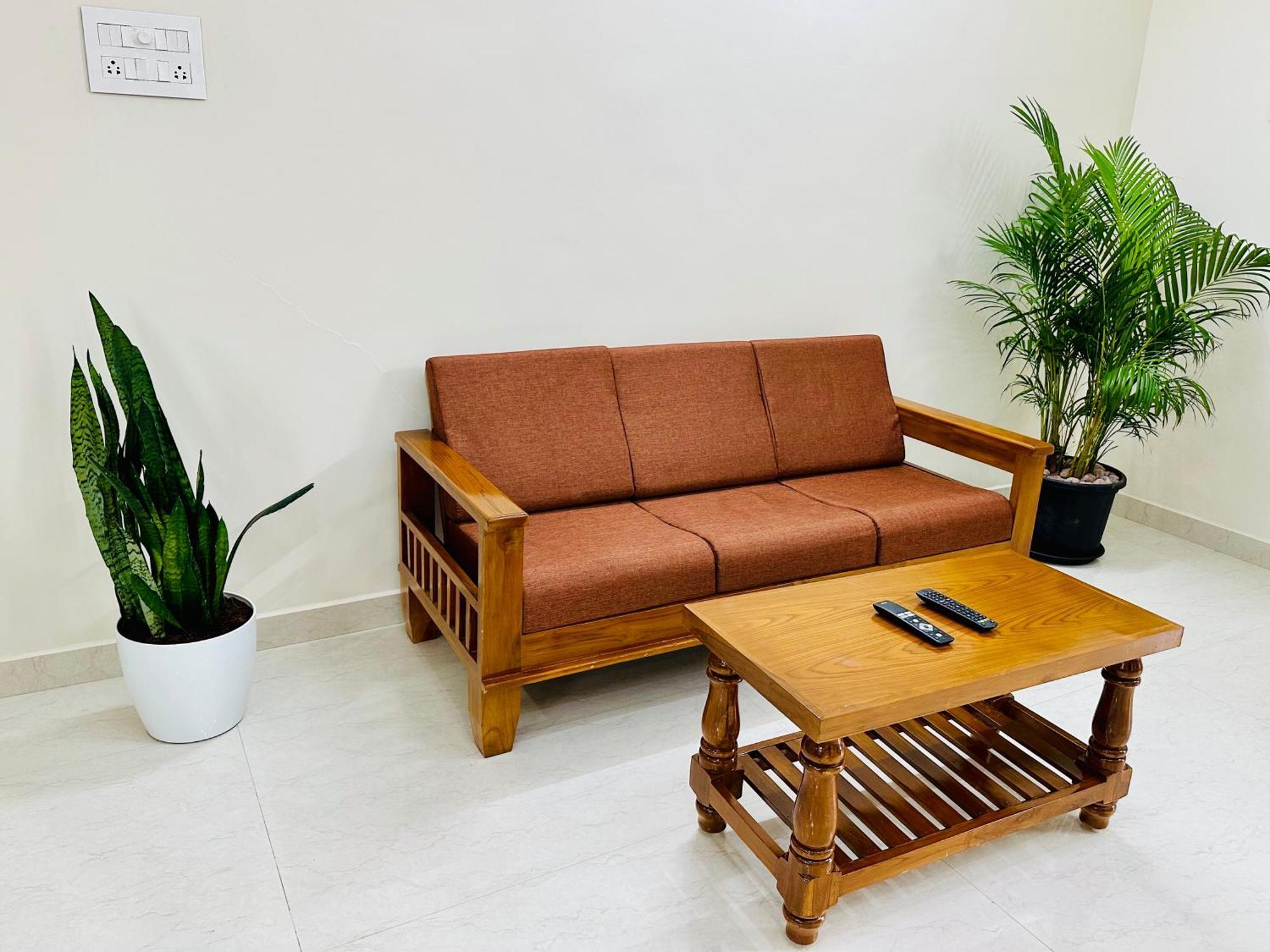 Truelife - 3Bhk Family Suites - Ps4 Pure Veg Restaurant On The Way To Balaji Temple - 2500 Sft Large Signature Apartment - Modular Kitchen - Super Fast Wifi, Smart Tv, 250 Jio Channels - Parking - Easy Access To All Temples - Top Service With Lots Of Tirupati Extérieur photo