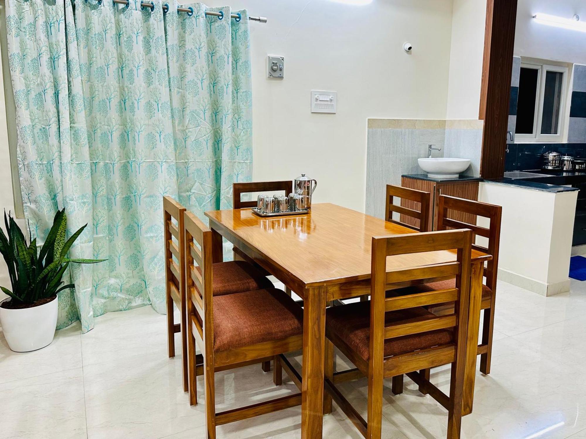 Truelife - 3Bhk Family Suites - Ps4 Pure Veg Restaurant On The Way To Balaji Temple - 2500 Sft Large Signature Apartment - Modular Kitchen - Super Fast Wifi, Smart Tv, 250 Jio Channels - Parking - Easy Access To All Temples - Top Service With Lots Of Tirupati Extérieur photo