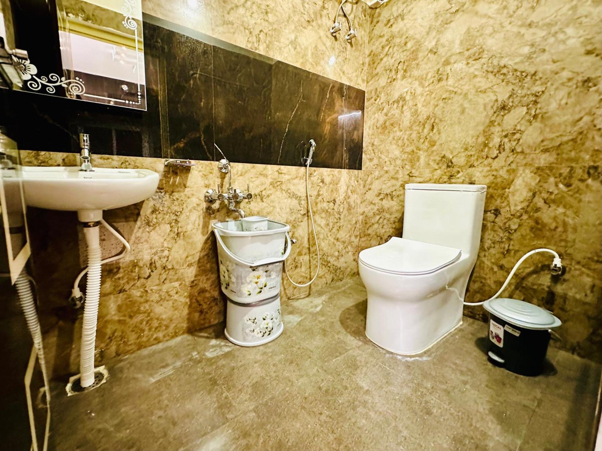 Truelife - 3Bhk Family Suites - Ps4 Pure Veg Restaurant On The Way To Balaji Temple - 2500 Sft Large Signature Apartment - Modular Kitchen - Super Fast Wifi, Smart Tv, 250 Jio Channels - Parking - Easy Access To All Temples - Top Service With Lots Of Tirupati Extérieur photo